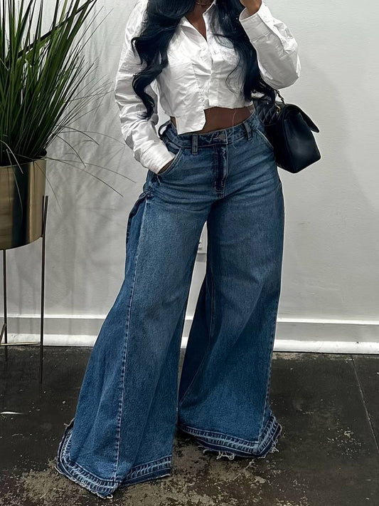 Women’s high-waisted wide-leg frayed jeans.